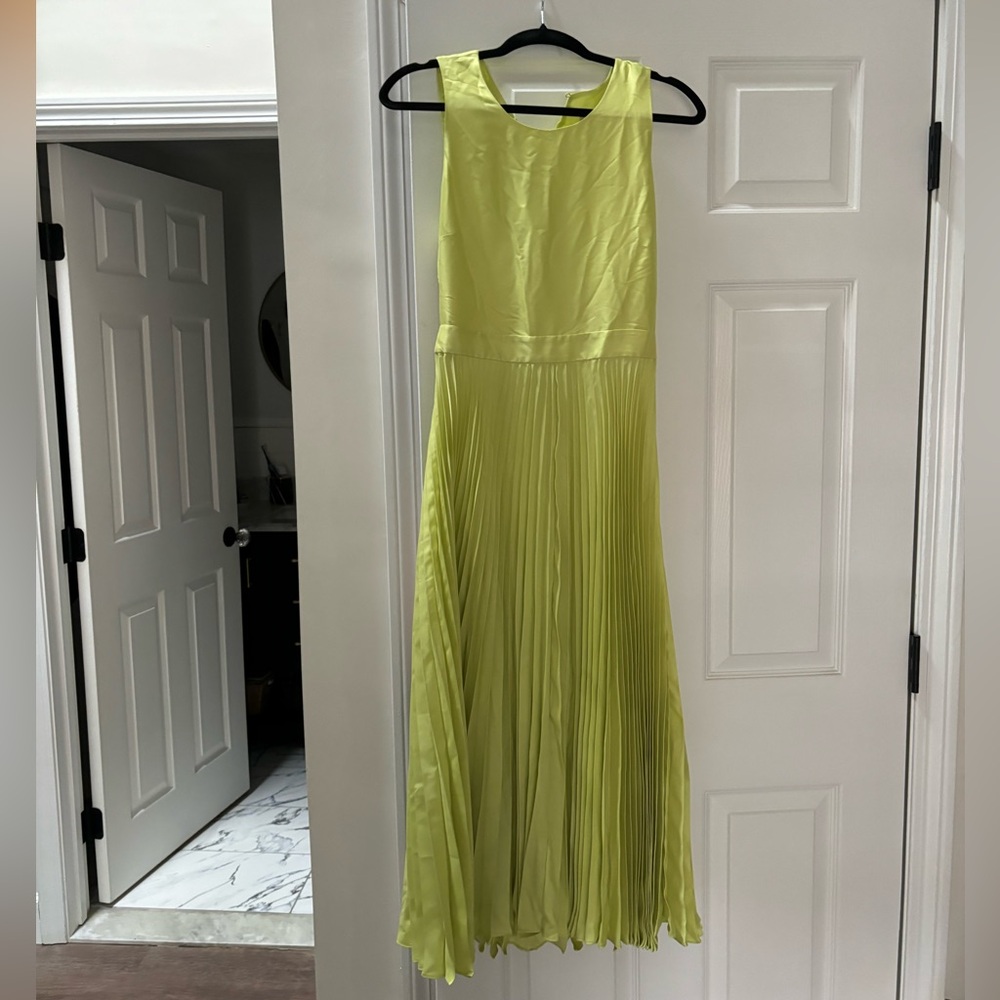 Banana Republic celery, green, pleaded dress sz 6